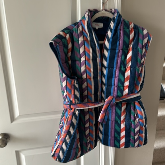 Xirena Cassandra Puffer Vest Rhapsody | Size Medium - Picture 5 of 5
